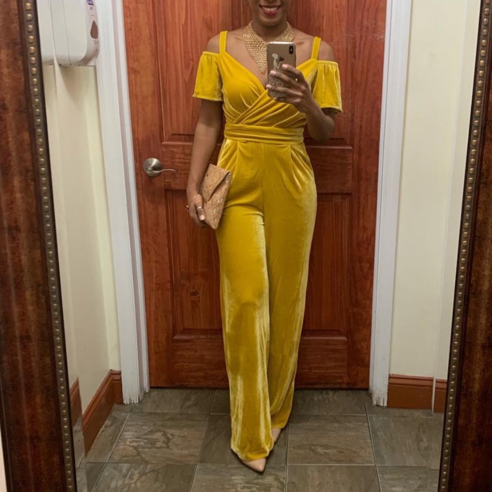 Gently used. Dressy Velvet jumpsuit. Size Large.